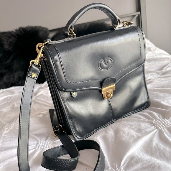 Navy leather top handle purse with gold hardware, cross body purse EUC vintage - Picture 1 of 13